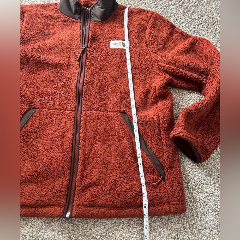 The Northface Fleece Zip Up - Picture 4 of 5